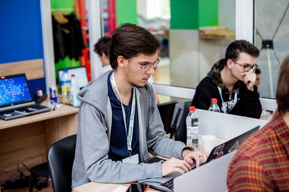 Прев'ю картинка для новини - Хакери змагалися - Кривоозерська спостерігала